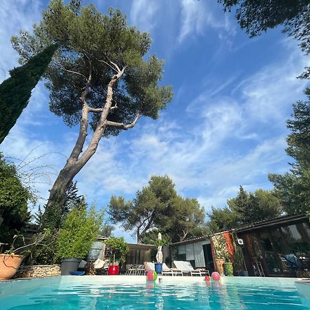 Inn 4 Bears Nîmes Eksteriør billede